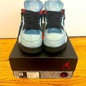 Travis scott Jordans 4 they are in good condition